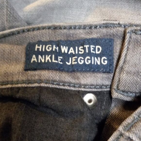 Aeropostale Size 8 Jegging Jeans High Waisted Denim Gray Ankle Distressed Faded - Picture 6 of 15